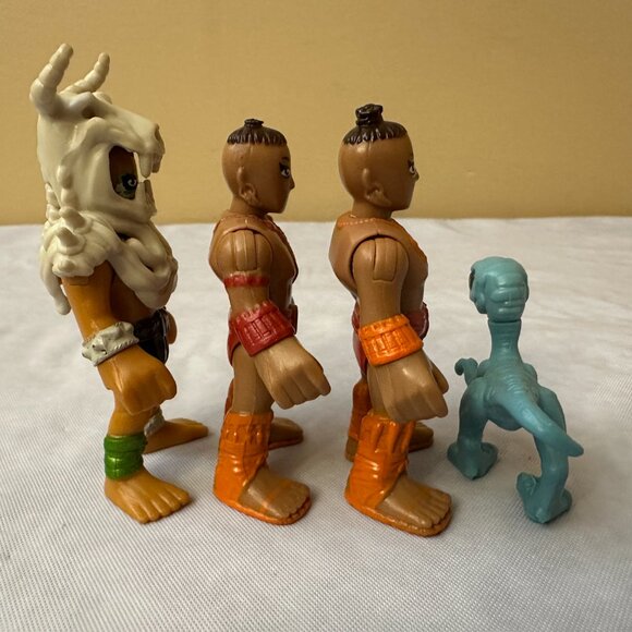 7 Imaginext Figures / 3 Tribal Warriors and 4 Jurassic World Raptors - Picture 5 of 12